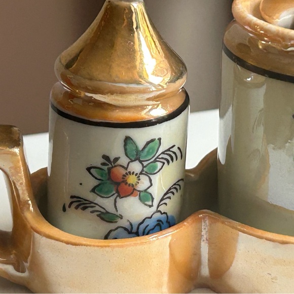 4/$100 Floral Ceramic Spice Jar with Lid salt and pepper shaker set 😃 - Picture 3 of 10